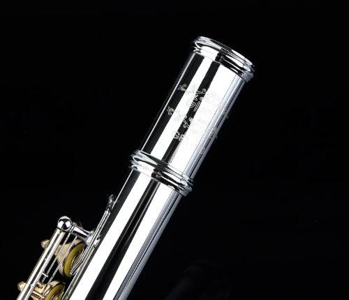 Closed Hole C Flute with Case, Tuning Rod and Cloth, Joint Grease and Gloves L6032