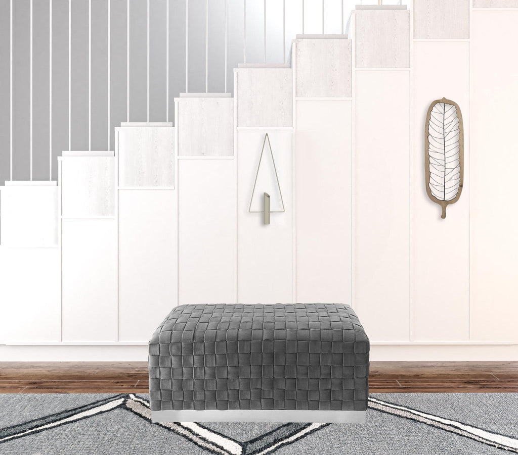 Gray & Silver Upholstered Bedroom Bench E564747