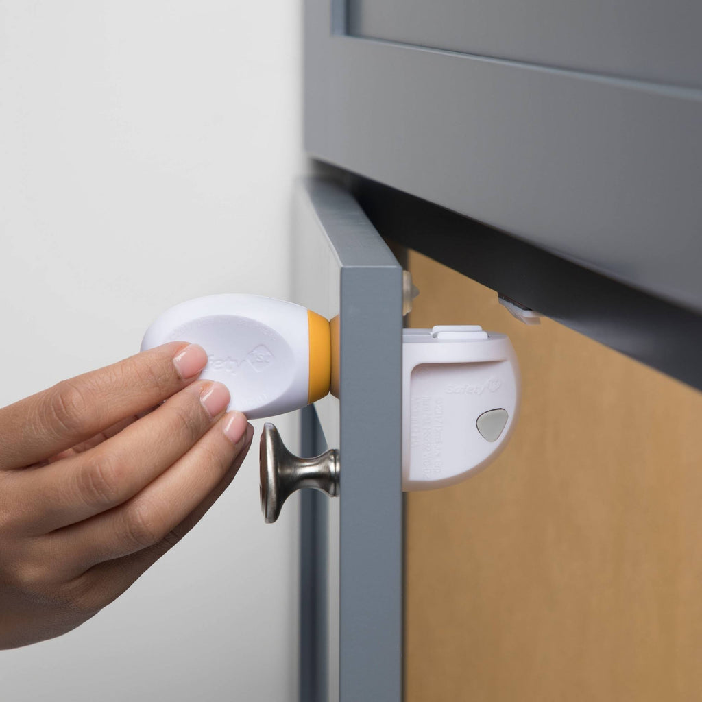 16 Locks and 4 Keys White Magnetic Lock System Y38597
